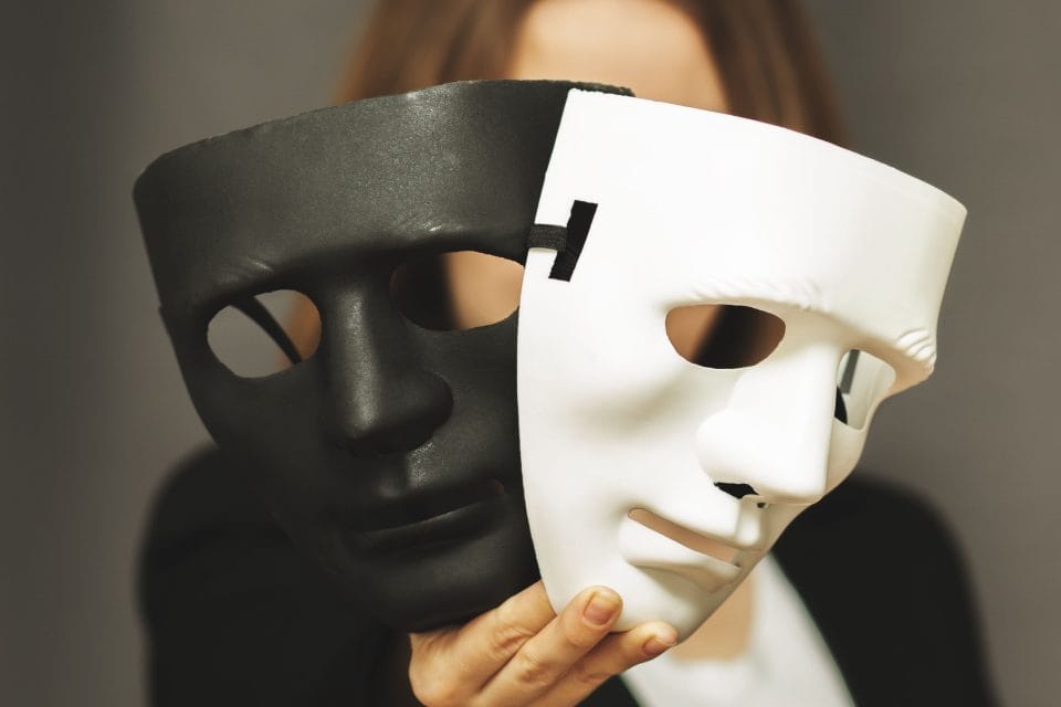 Kişilik Bozuklukları Belirtileri, Tanı ve Tedavi Yöntemleri